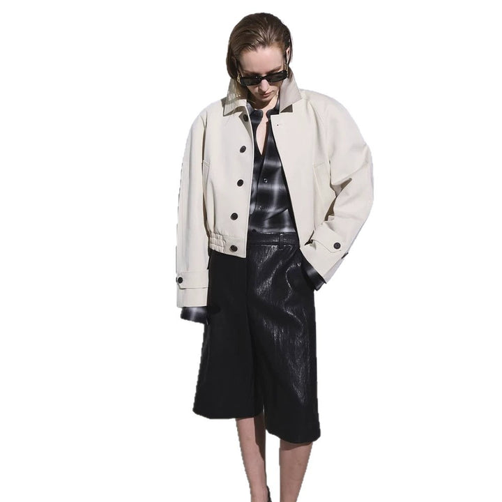 Damen Kurzer Boxy-Blouson mit elastischem Saum und markanten Knopfdetails Drune