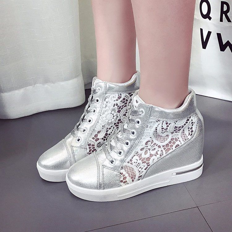 Damen Wedge-Sneaker mit modischem Spitzen-Detail und lässigem Metallic-Finish Drune