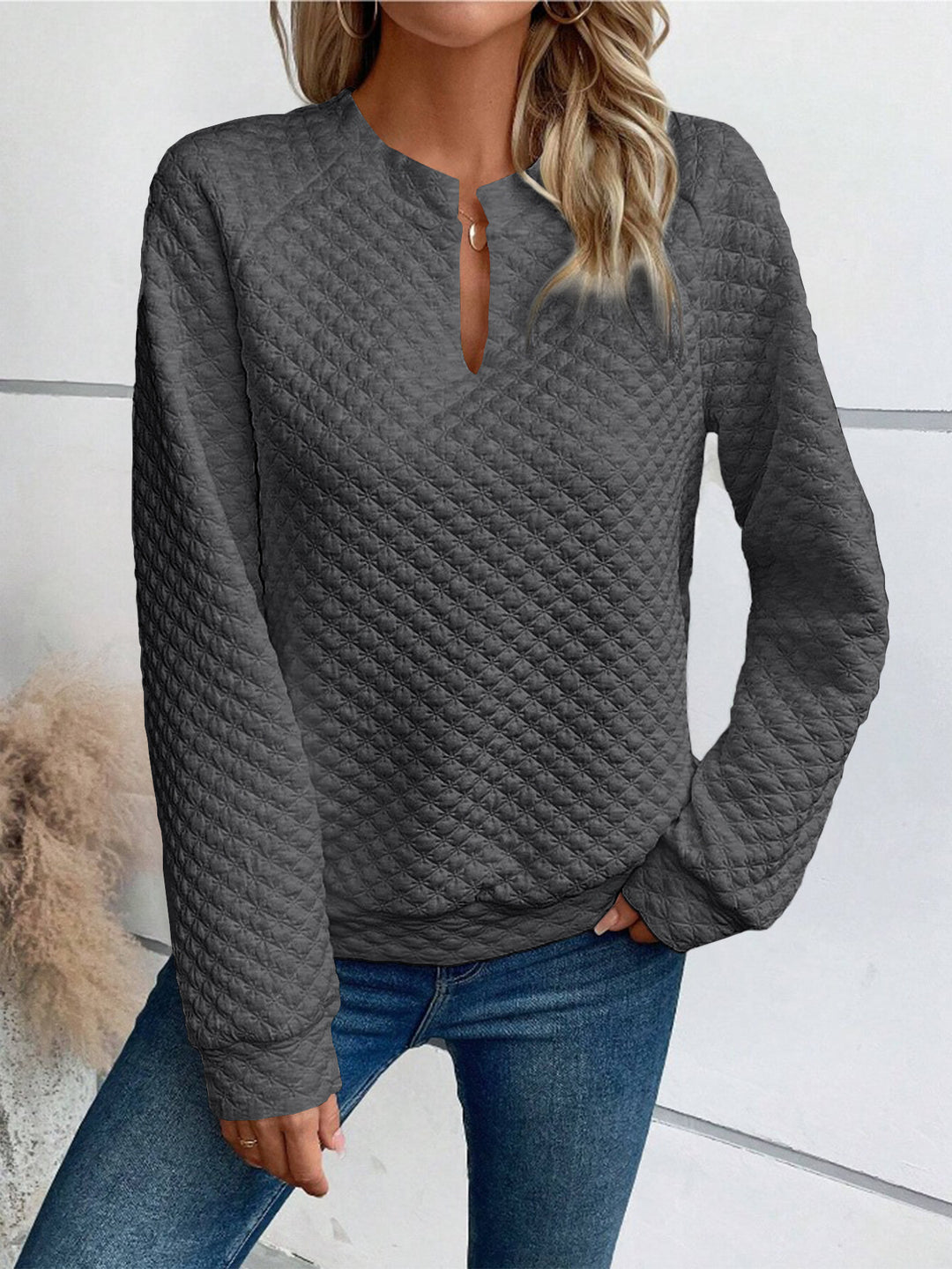 Damen Gestepptes Sweatshirt mit Schlitzkragen, Rautenstruktur und Raglanärmeln Drune