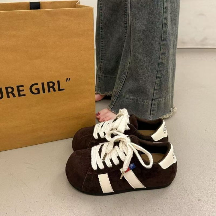 Damen Sportliche Sneaker aus weichem Wildleder mit breiten Schnürsenkeln und robustem Design Drune