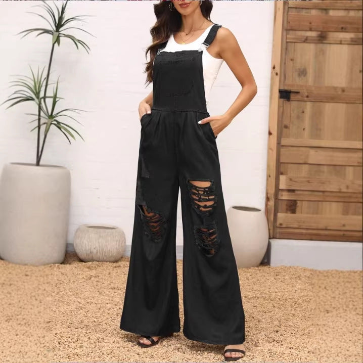 Damen weite Distressed-Latzhose mit verstellbaren Trägern und großen Knie-Rips Drune