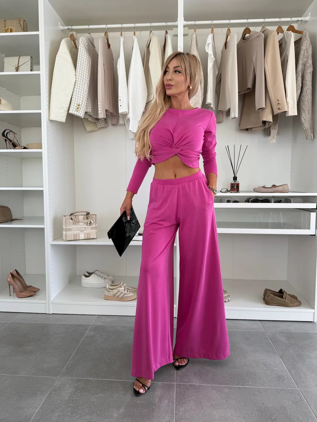 Damen figurnahes Twist-Cropped-Shirt mit weitem High-Waist Palazzo-Hose aus fließendem Jersey Drune