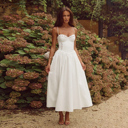 Damen Midikleid mit dekolletiertem Oberteil und dekorativen Knöpfen Drune
