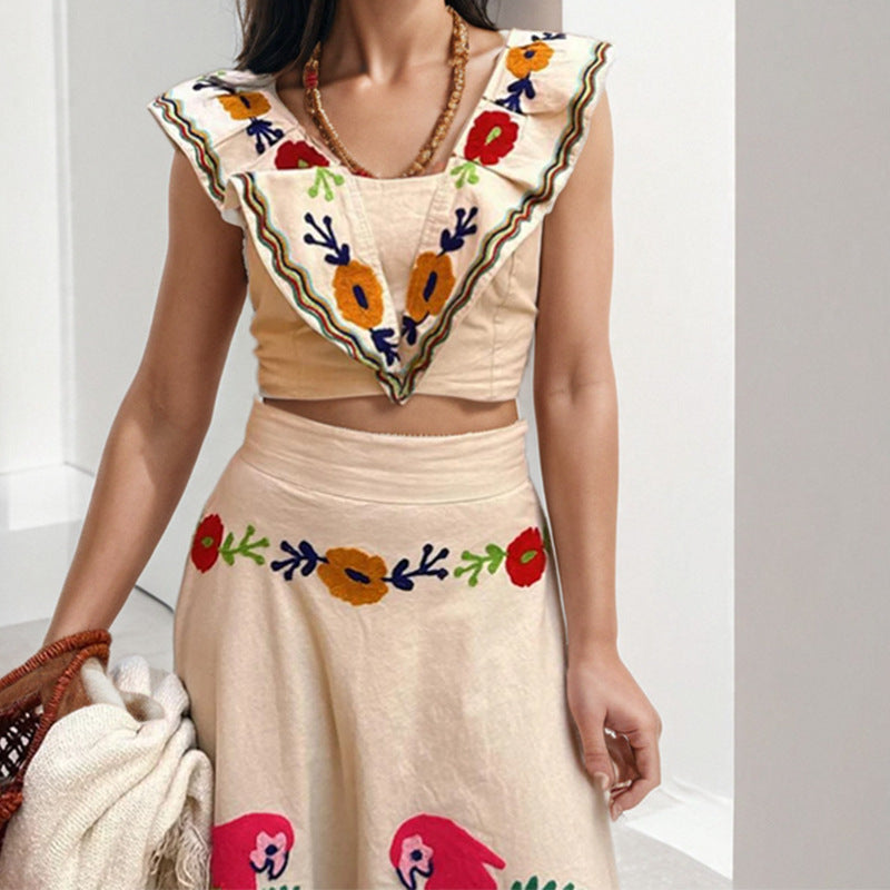Damen Maxikleid mit beeindruckendem, buntem Stickdesign Drune