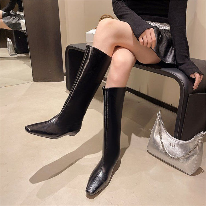 Damen Midi‑Stiefeletten mit spitzer Zehenform, Veloursleder‑Optik und schlankem Keilabsatz Drune