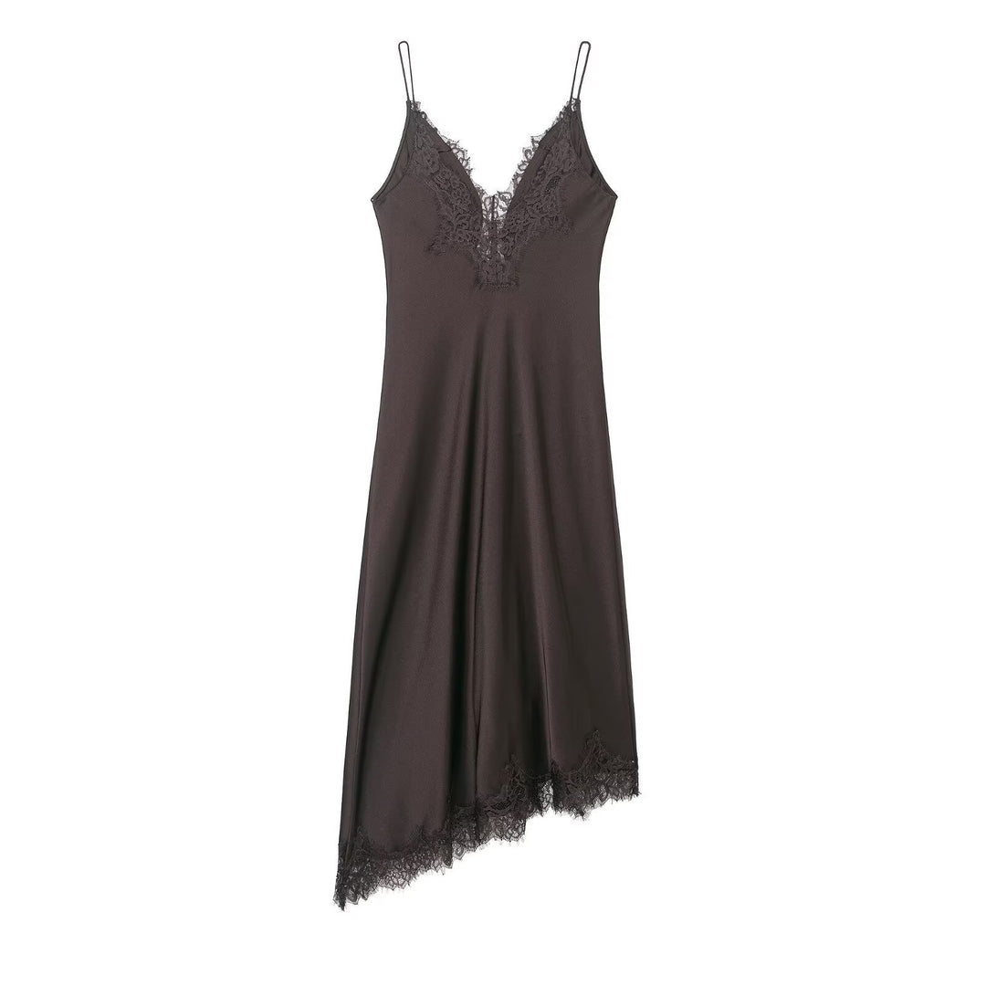 Damen Spitzen-Nachtkleid aus fließendem Stoff mit verspielten Rüschendetails Drune