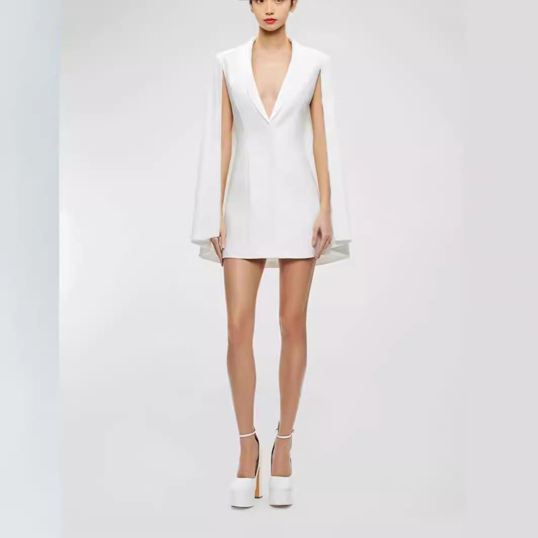 Damen Kurzes Cape-Minikleid mit tiefem V‑Ausschnitt und offenem Arm‑Cape Drune