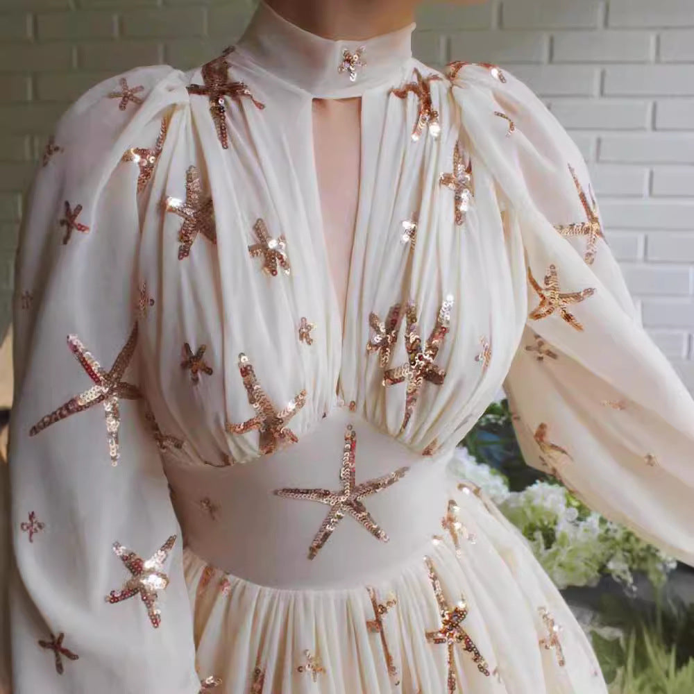 Damen Abendkleid mit funkelndem Paillettenbesatz und elegantem Kragen Drune
