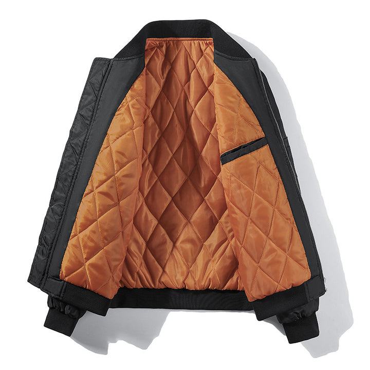 Herren Bomberjacke im Fliegerlook mit kontrastierender Innenfütterung, Ärmel‑Utilitytasche und elastischen Rippbündchen Drune