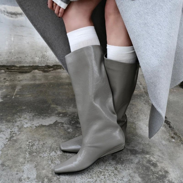 Damen Weiche kniehohe Slouch-Boots mit spitzer Zehenform und ergonomischer Flachsohle Drune