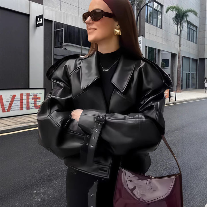 Damen oversized Kunstlederjacke im modernen Biker-Stil mit dekorativen Details Drune