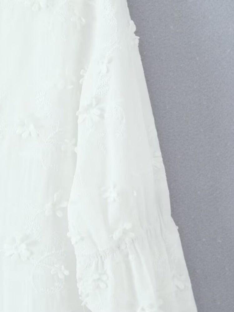 Damen luftiges Tunika-Kleid mit floralen Stickereien und Rüschensaum Drune