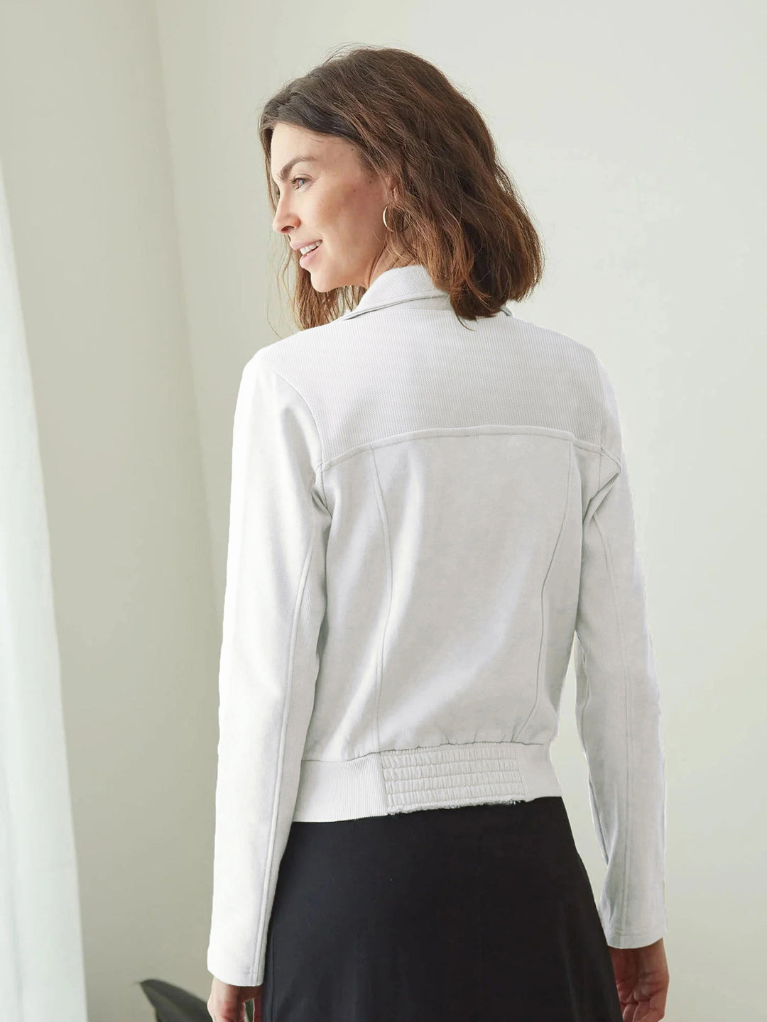 Damen Bikerjacke aus edlem Kunstleder mit modernem Schnitt und feiner Textur Drune