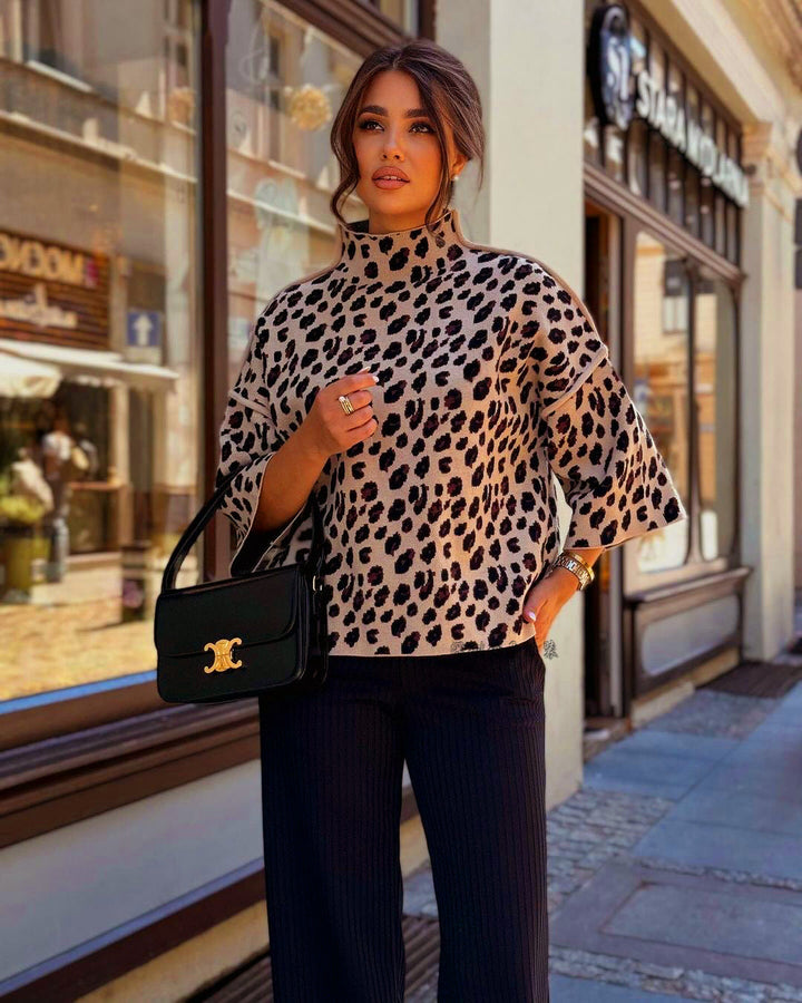 Drune | Damenpullover mit Leopardenmuster und Hohem Kragen