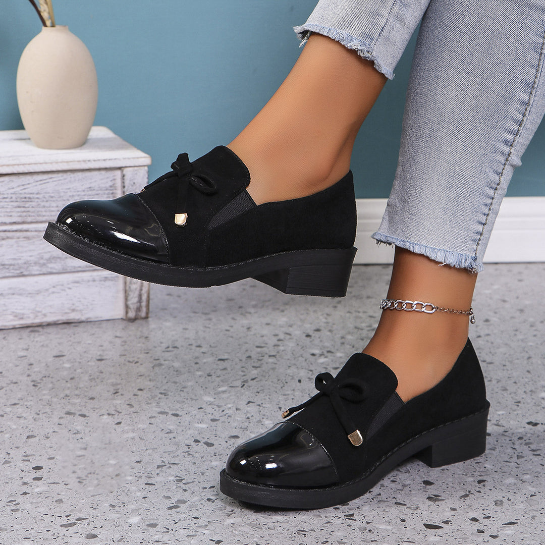 Damen  elegante Slipper-Loafer mit Lackkappe, Veloursimitat-Obermaterial, elastischem Einstieg und dekorativer Schleifenapplikation Drune
