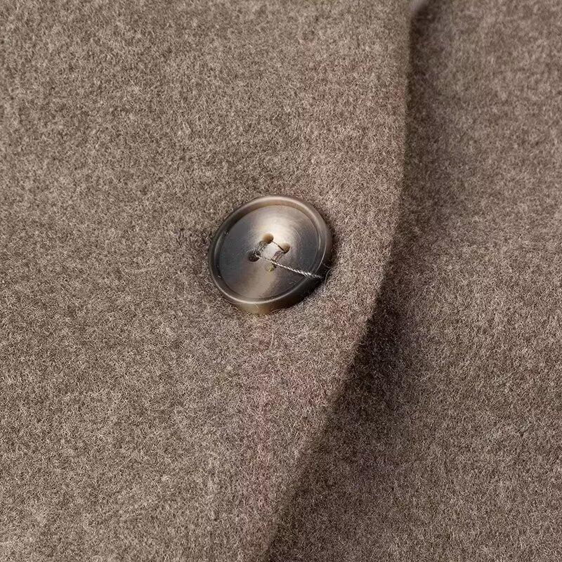 Damen Kurzjacke im Boxy‑Schnitt mit V‑Ausschnitt und Zwei‑Knopf‑Verschluss Drune