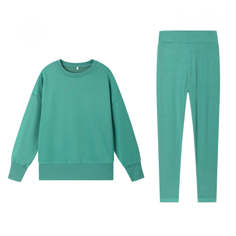 Damen gemütliches Sportset mit lockerem Sweatshirt und enganliegenden Leggings Drune