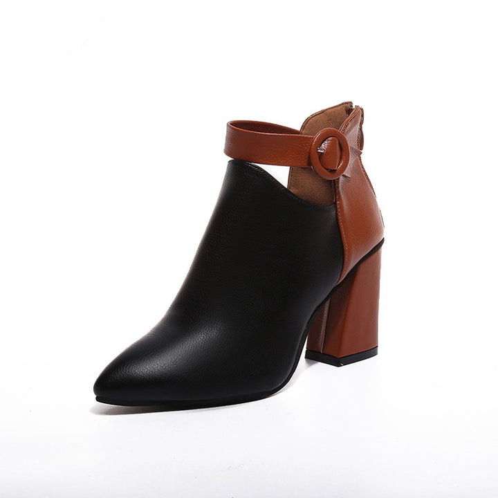 Damen nan elegante spitze Kurzstiefelette mit Fersenreißverschluss, dekorativem Knöchelriemen und skulpturellem Blockabsatz Drune