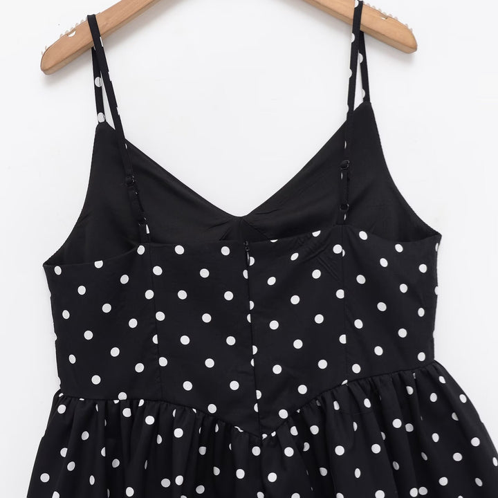 Damen Sommerliches Spaghettiträgerkleid mit verspieltem Punkte-Design und fließendem Schnitt Drune
