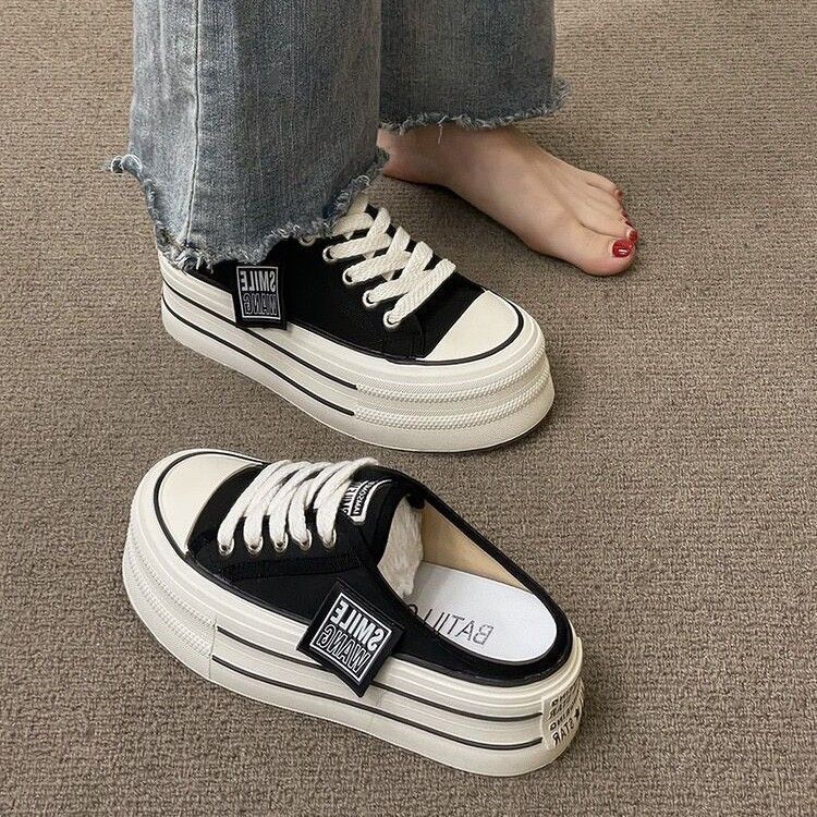 Damen Lässige Canvas-Sneaker mit strapazierfähigem Obermaterial und unverwechselbarem Design Drune