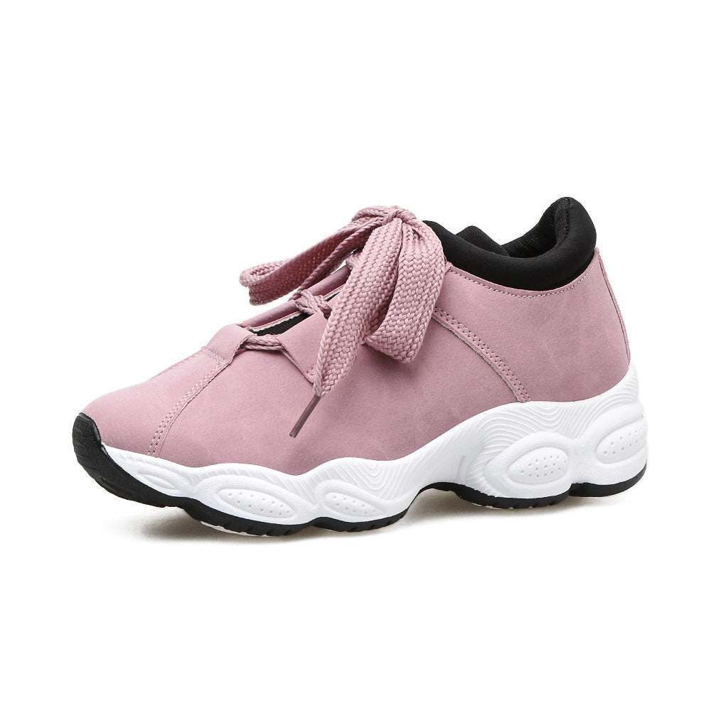 Damen Sportive Keil‑Sneaker aus Mikrofaser mit gepolstertem Schaft und markanter Profilsohle Drune