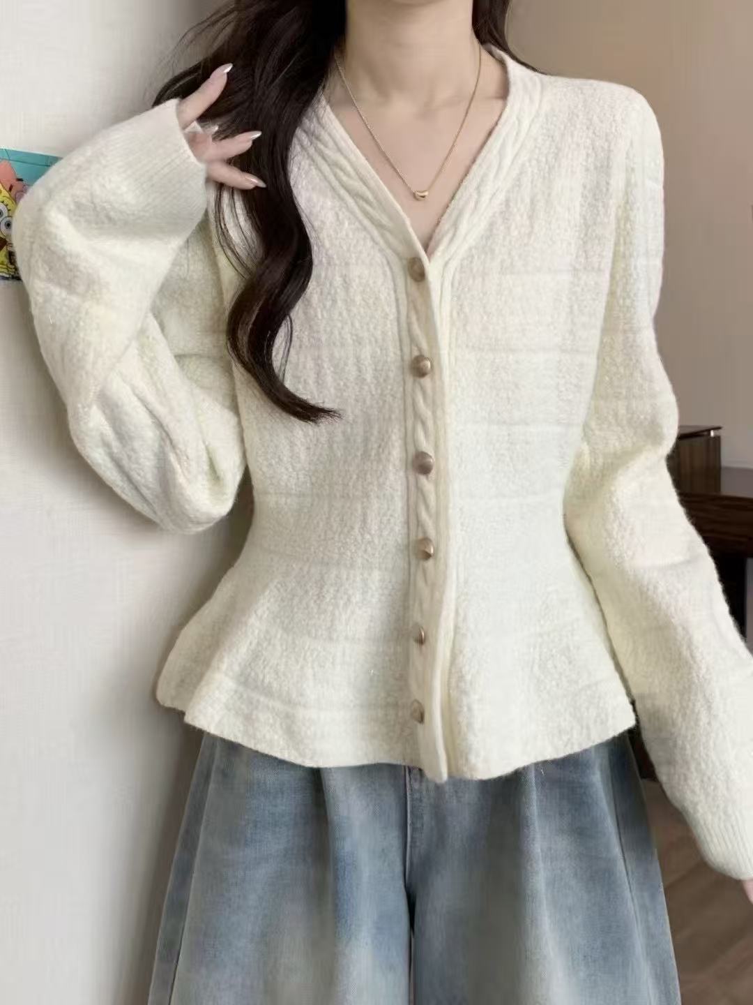Damen elegante Strickjacke mit strukturiertem Design und femininen Puffärmeln Drune