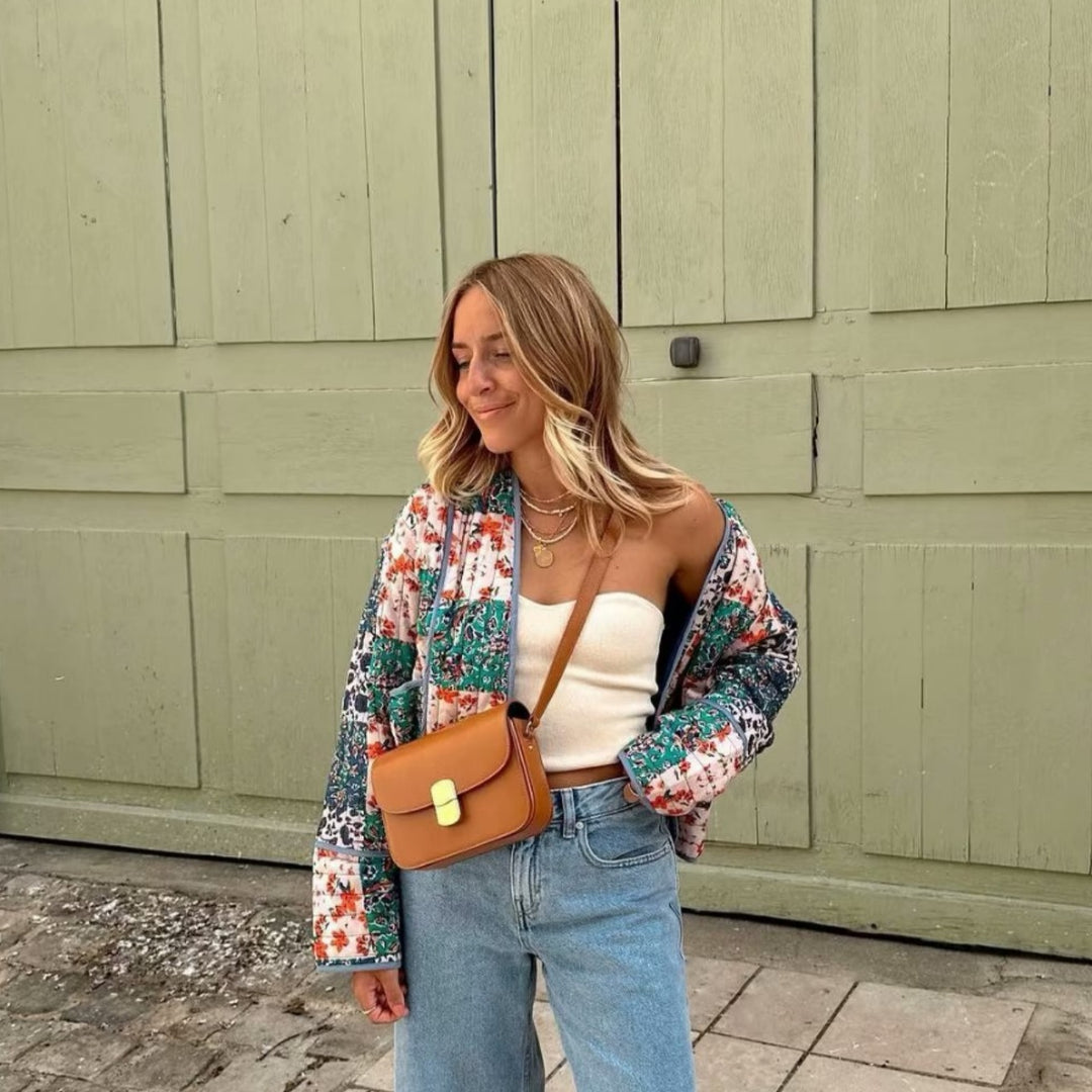 Damen Gesteppte Patchwork‑Steppjacke mit Blumenprint, offener Kimono‑Silhouette und aufgesetzten Taschen Drune