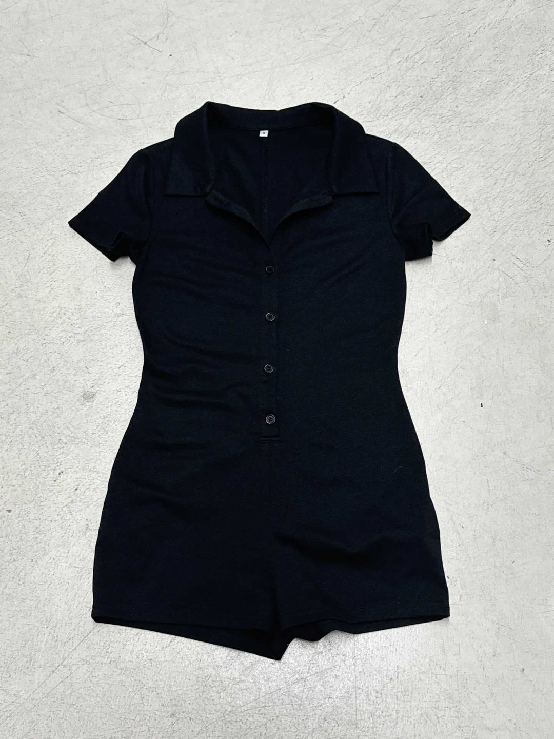 Damen Kurzarm-Jumpsuit mit Knopfleiste und elegantem Polokragen Drune