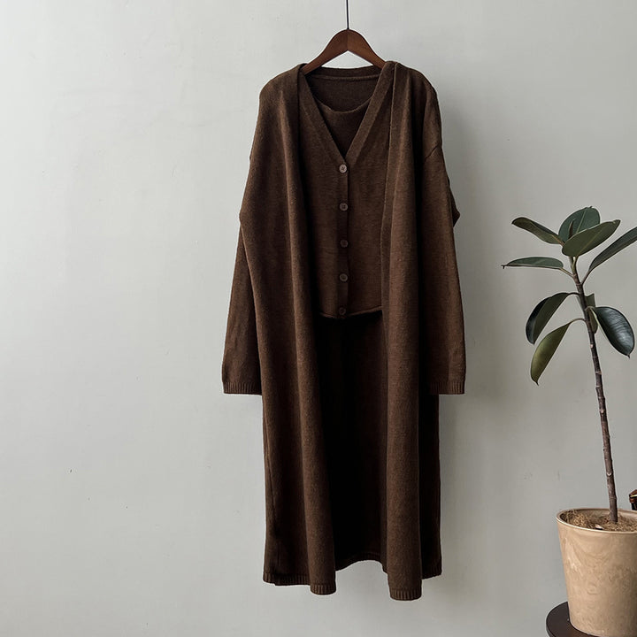 Damen Strickensemble mit V-Ausschnitt und Knopfdetail Drune