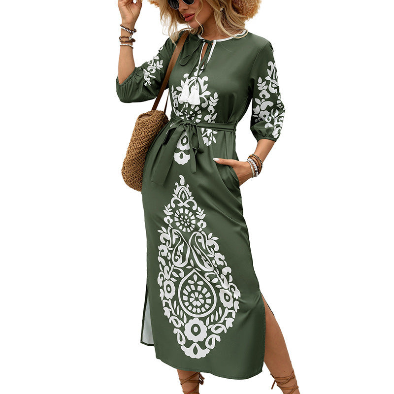 Damen Maxikleid mit Ethno‑Print, V‑Ausschnitt, knöchellanger Schnitt und Bindegürtel Drune