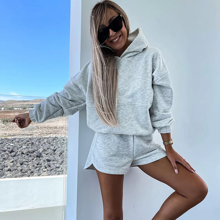 Damen lässiger Hoodie und kurze Shorts im minimalistischen Design Drune