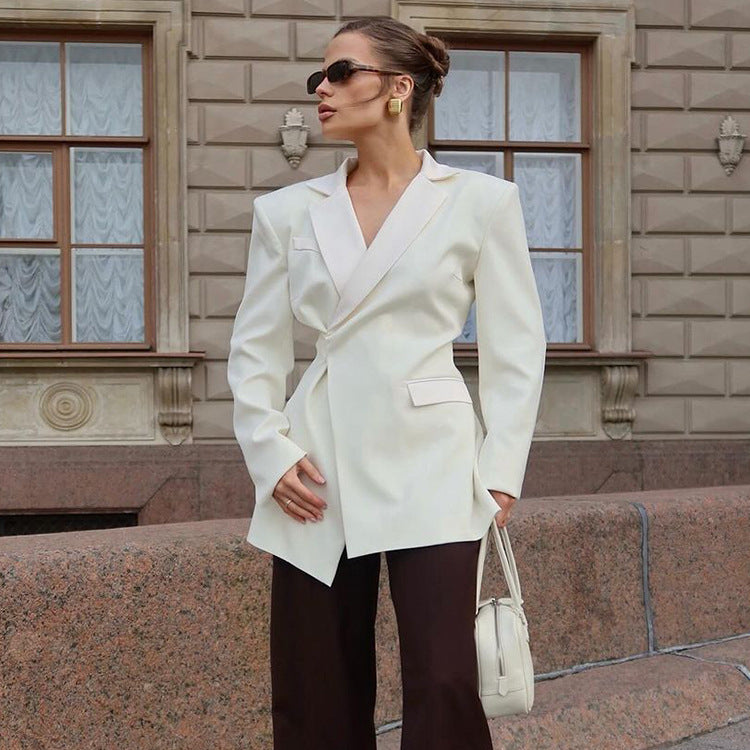 Damen Skulpturaler taillierter Blazer mit asymmetrischem Vorderteil und betonter Schulter Drune