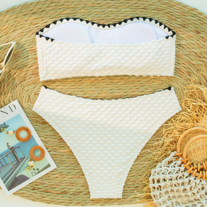 Damen Bandeau-Bikini mit strukturiertem Obermaterial und geschmackvollen Akzenten Drune
