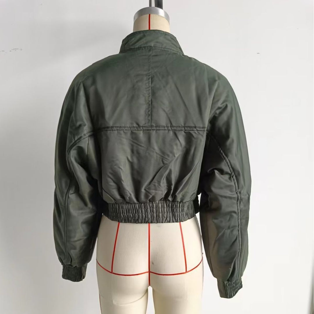Damen nan cropped Bomberjacke mit Stehkragen, wattierter Innenlage und aufgesetzten Pattentaschen Drune