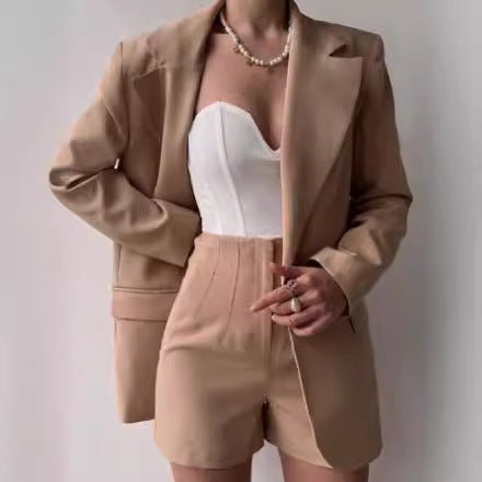 Damen Blazer-Anzug mit ärmellosem Oberteil und Shorts Drune