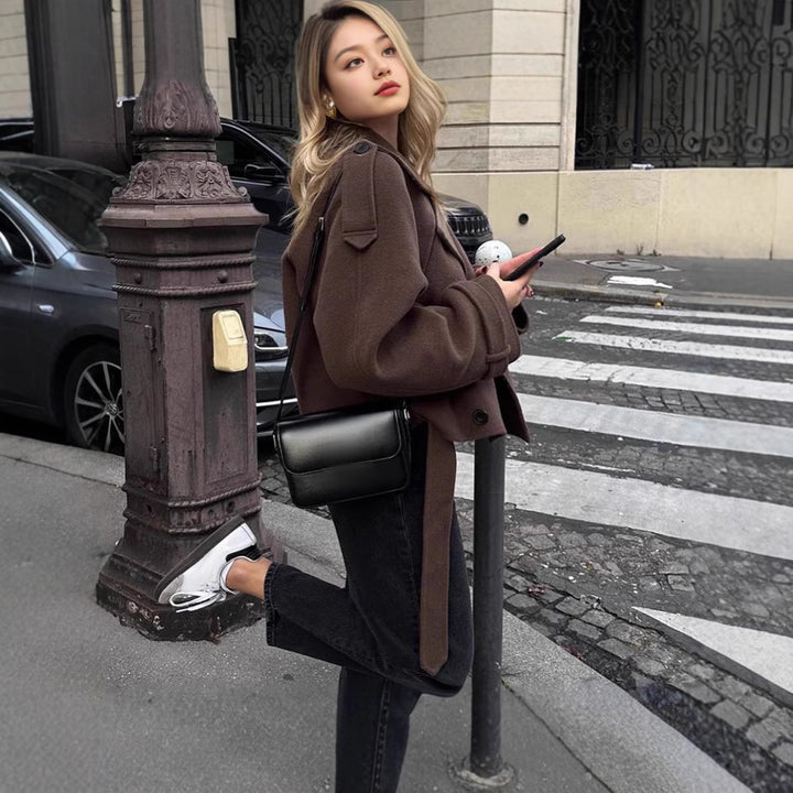 Damen Kurzer Wollmantel mit oversized Kragen, doppelreihiger Knopfleiste und Bindegürtel Drune