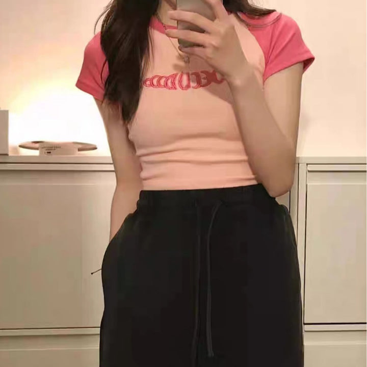 Damen Cropped T-Shirt mit kontrastierenden Ärmeln und modernem Aufdruck Drune