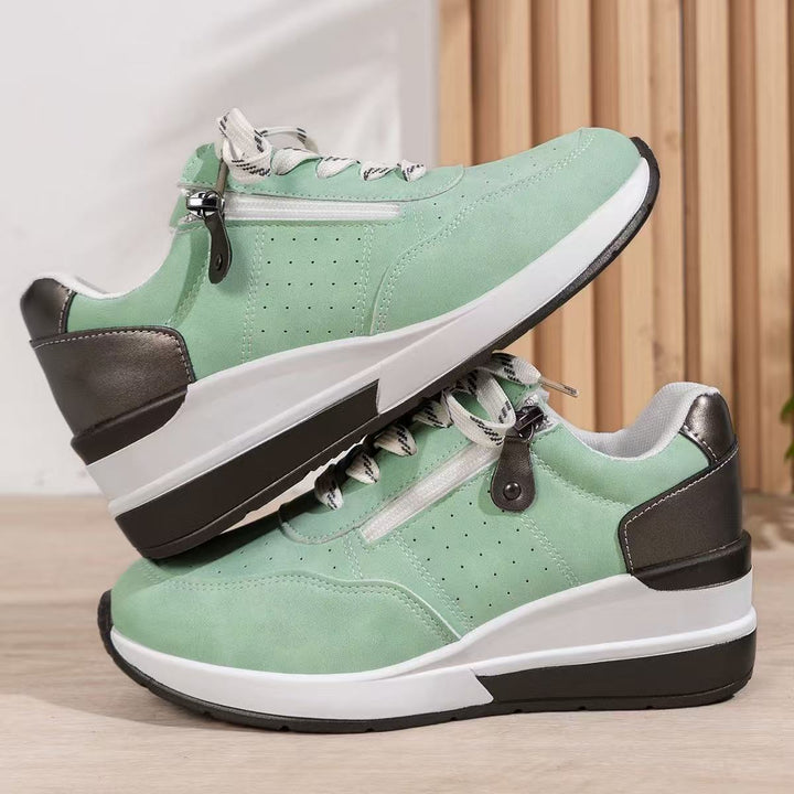 Damen sportive Plateau-Wedgesneaker mit seitlichem Zipper, perforiertem Nubuklook und dämpfender EVA-Sohle Drune