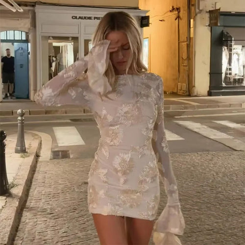 Damen 300+ Chiffonbluse mit floraler 3D Stickerei, Keyhole Rücken und ausgestellten Manschetten Drune