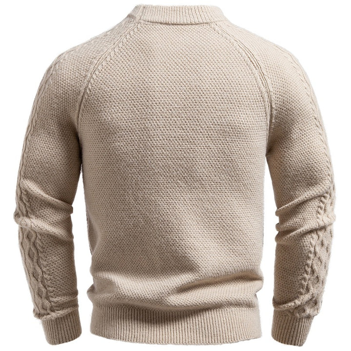 Herren Pullover aus Strukturstrick mit Rundhals, aufgesetzter Brusttasche und Zopfmuster-Ärmeln Drune
