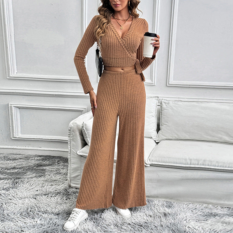 Damen Gestricktes Zweiteiler-Set mit Wickel-Cropped-Cardigan und hochtaillierter weiter Rippstrickhose Drune