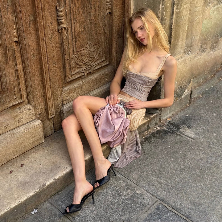 Damen Kleid mit asymmetrischem Saum und raffinierten Drapierungen Drune