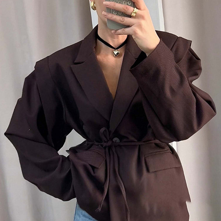Damen Taillierter Wickelblazer mit Schulterpolstern und Bindegürtel Drune