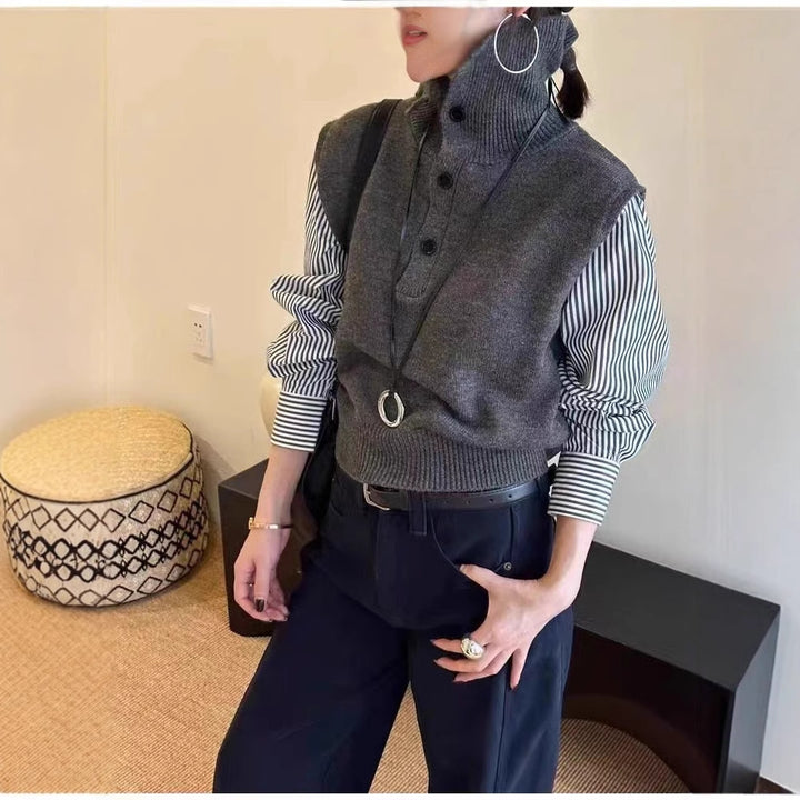 Damen modischer Rollkragenpullunder mit Hemdärmel und Knopfdetails Drune