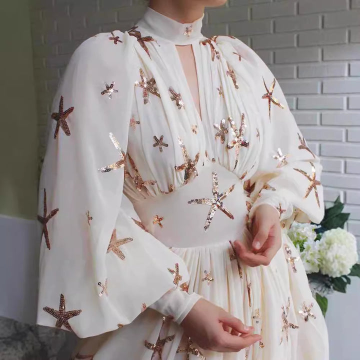 Damen Abendkleid mit funkelndem Paillettenbesatz und elegantem Kragen Drune