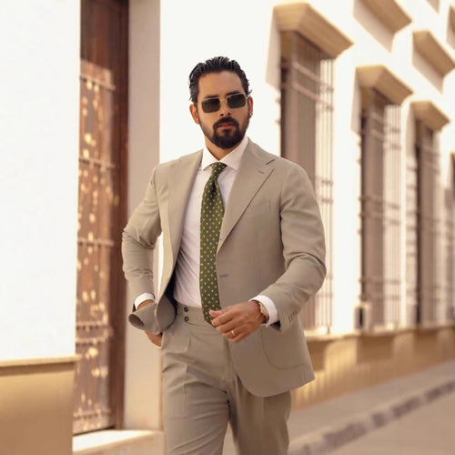 Herren eleganter Anzug im modernen Schnitt mit stilvollen Details Drune