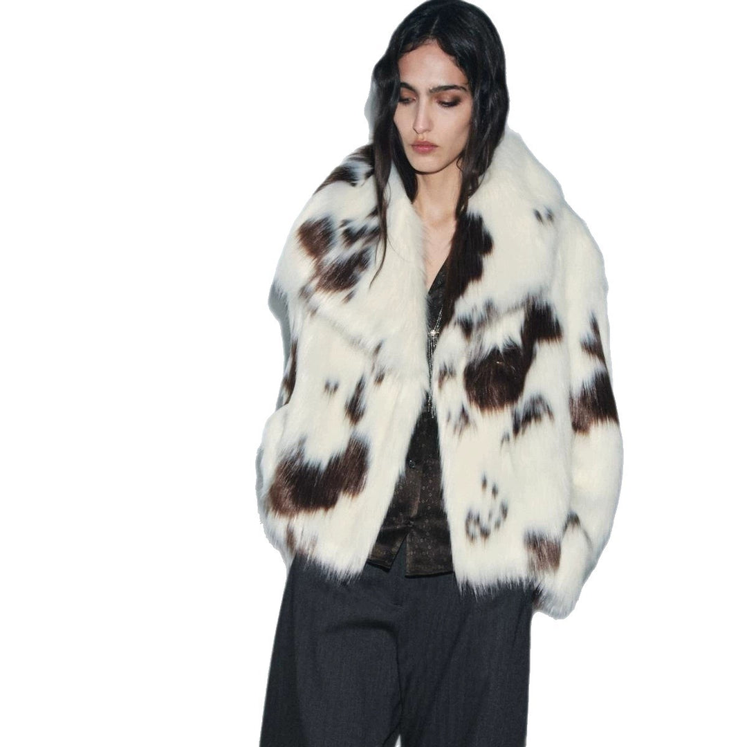 Damen Kurzmantel aus gepunktetem Hochflor-Faux-Fur mit voluminösem Schalkragen Drune