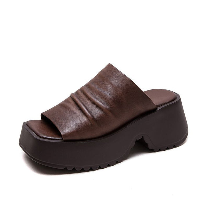 Damen Gepolsterte Plateau‑Slides mit skulptierter Profilsohle und gerafftem Lederoberschuh Drune