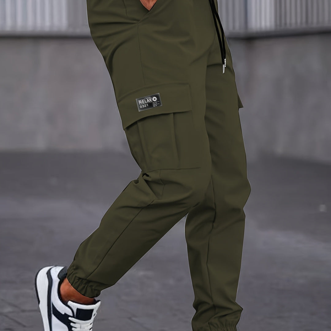 Herren Cargo-Jogginghose mit Tunnelzug, tapered Schnitt & aufgesetzten Klappentaschen Drune