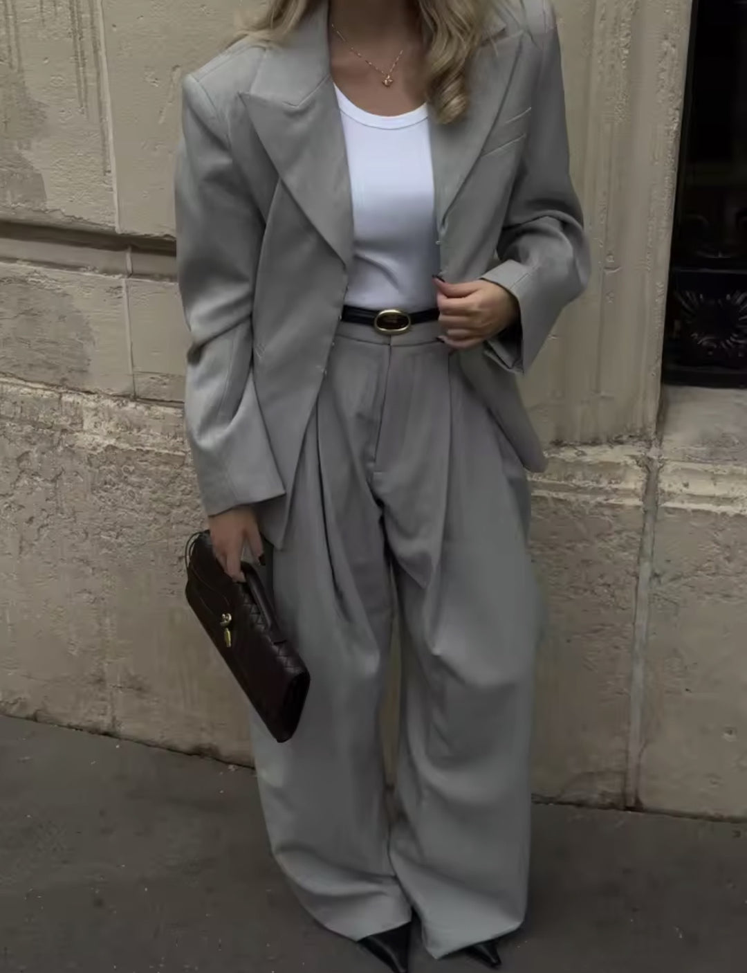 Damen Oversize Zweiteiler: Boxy Blazer und weite Bundfaltenhose Drune
